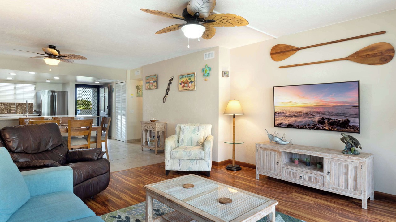 Photo of Livingroom in Kahaluu Bay