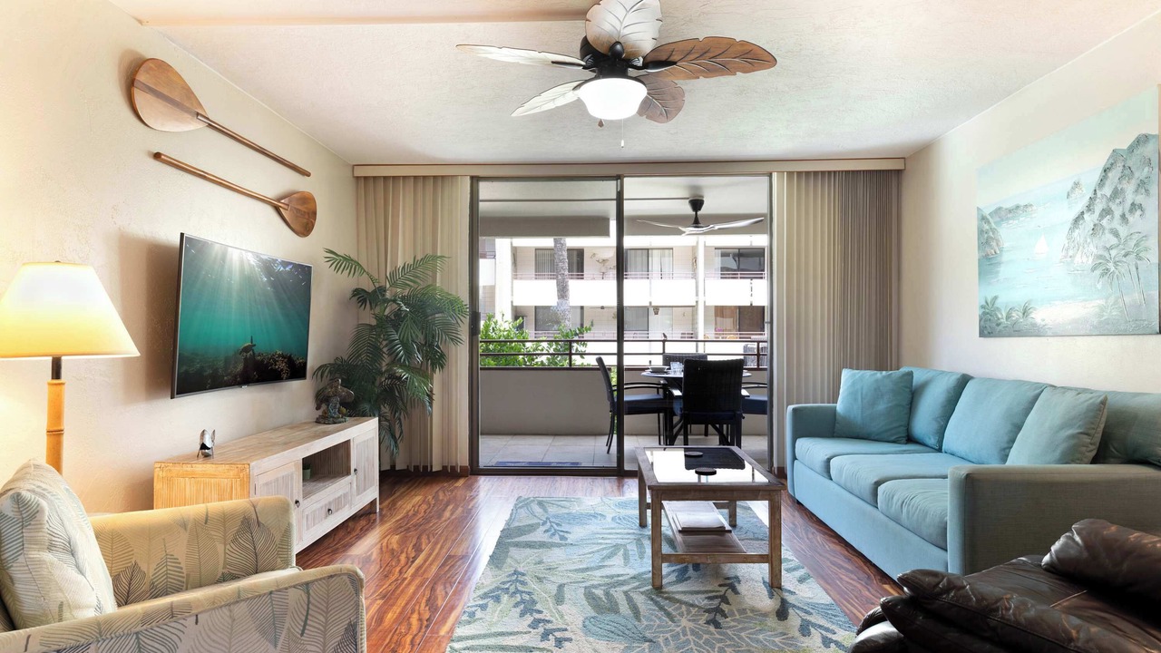 Photo of Livingroom in Kahaluu Bay