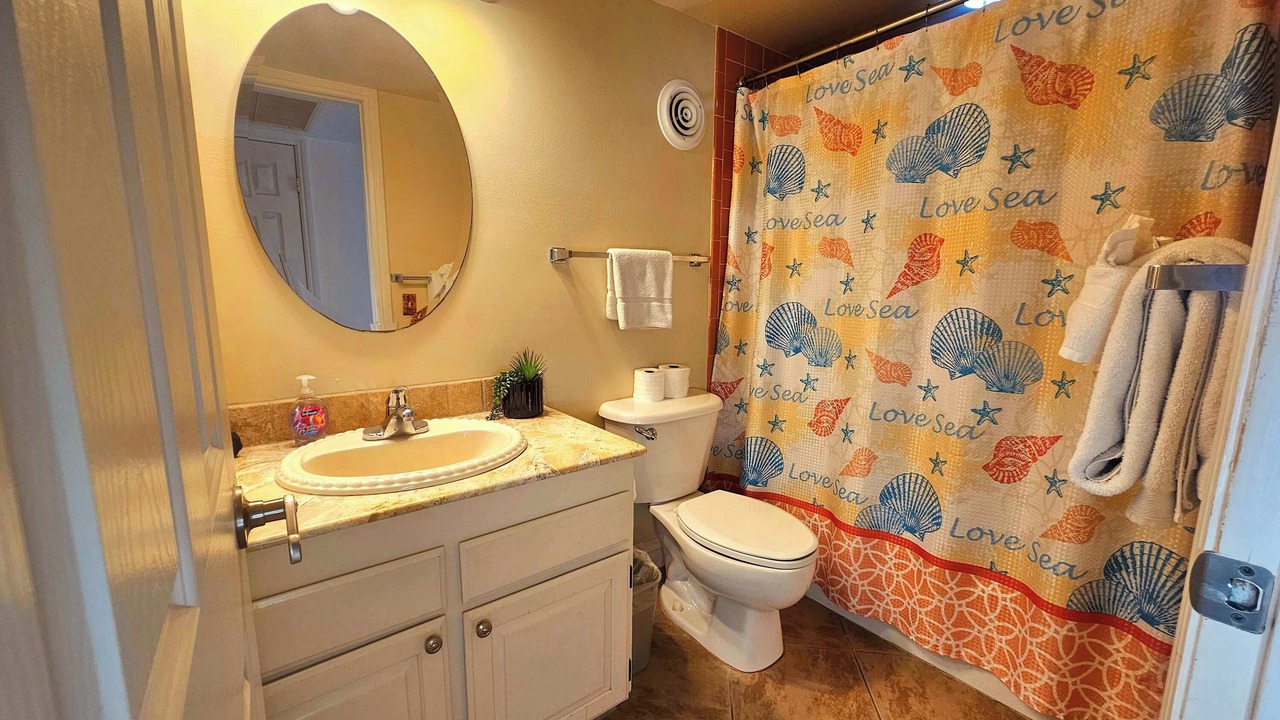 Photo of Bathroom in Kahaluu Bay