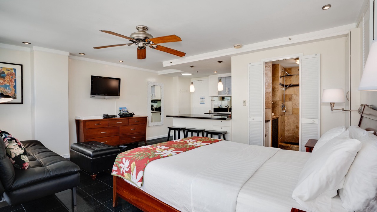 Photo of Bedroom in Waikiki