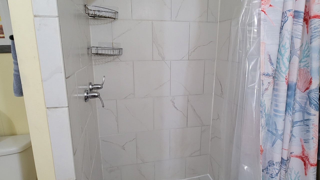 Photo of Bathroom in Keolu Hills