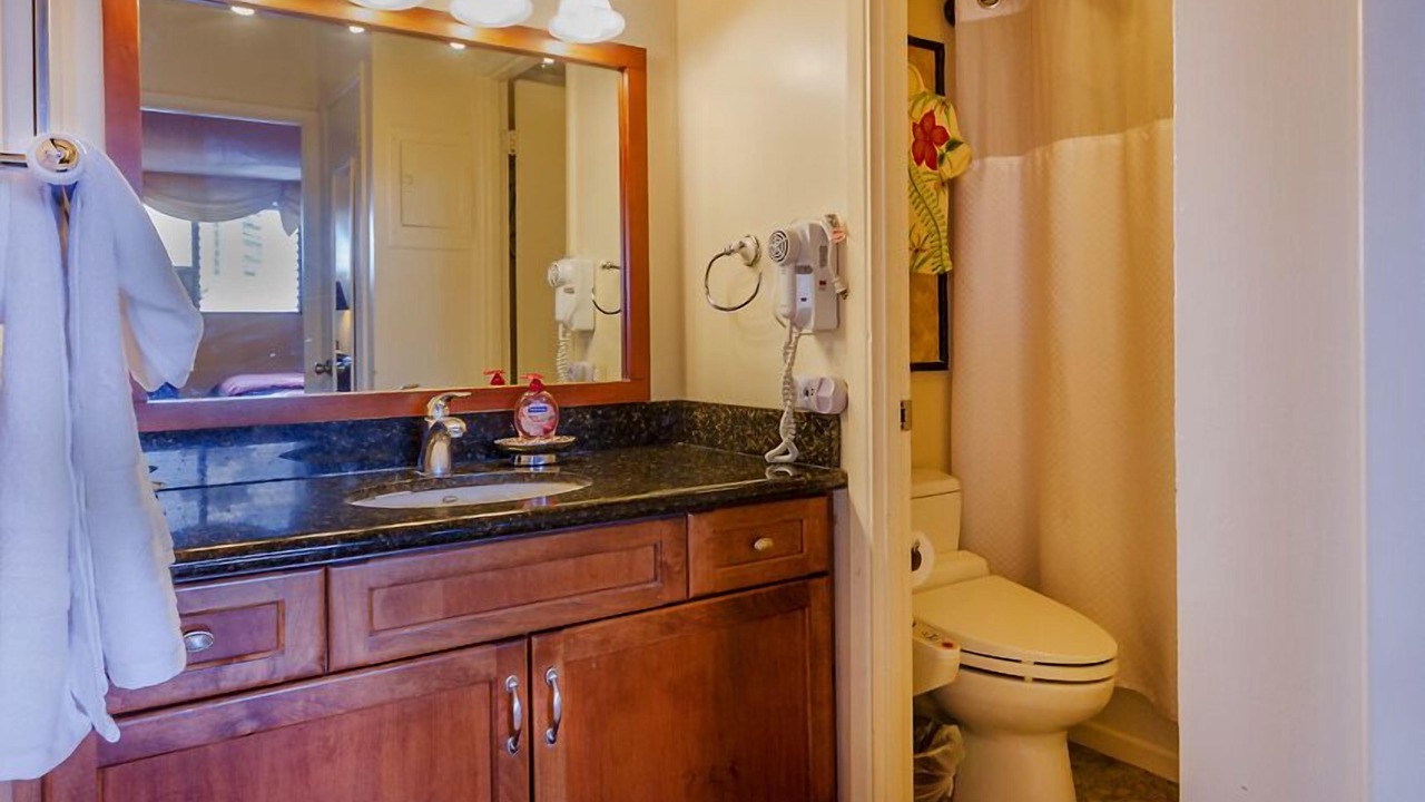 Photo of Bathroom in Waikiki