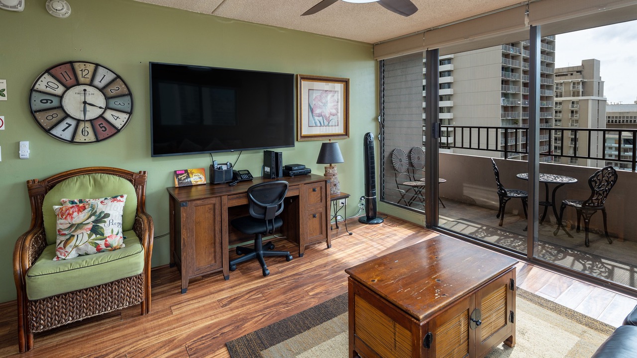 Photo of Livingroom in Waikiki