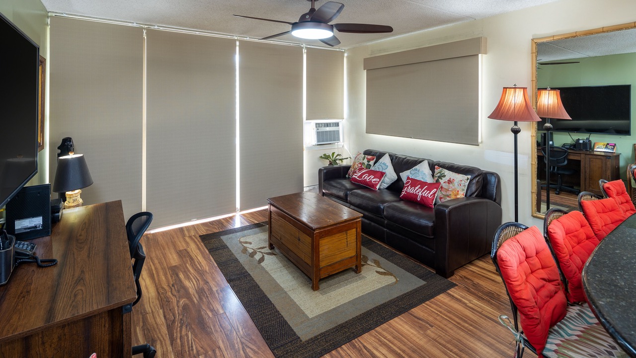 Photo of Livingroom in Waikiki