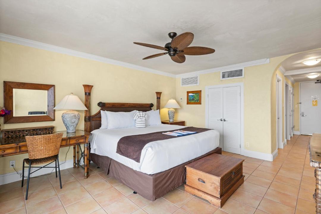 Photo of Bedroom in Historic Lahaina Front Street