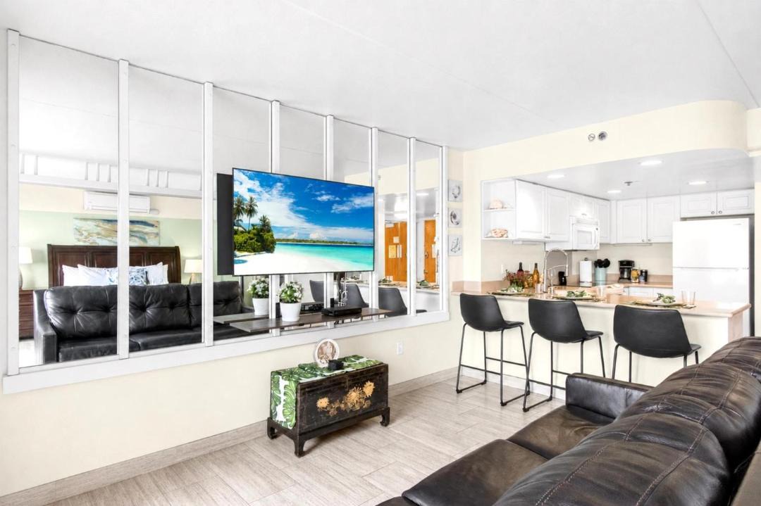 Photo of Livingroom in Waikiki
