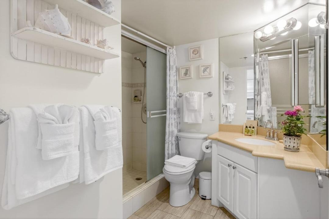 Photo of Bathroom in Waikiki