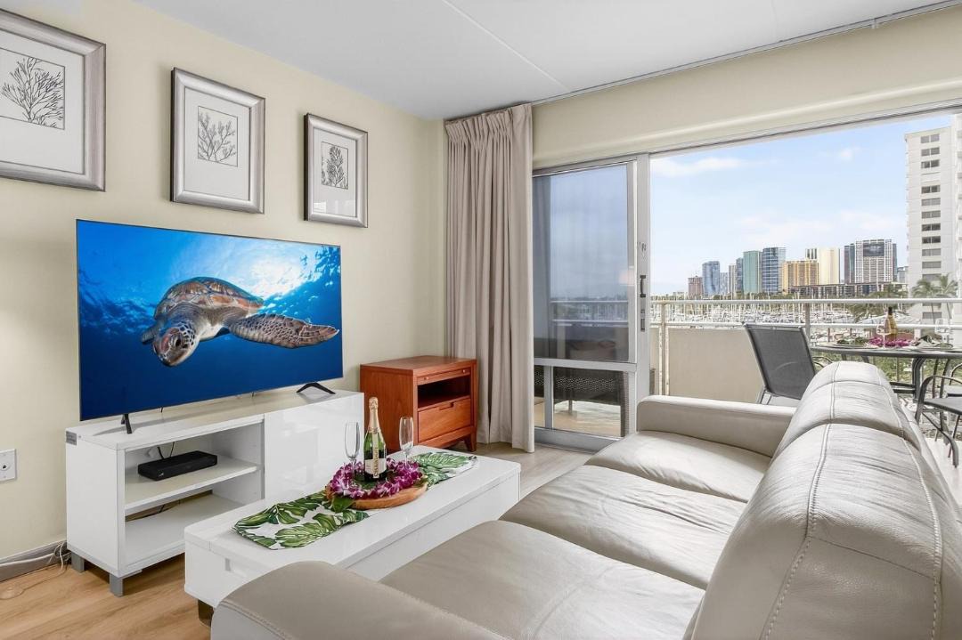 Photo of Livingroom in Waikiki