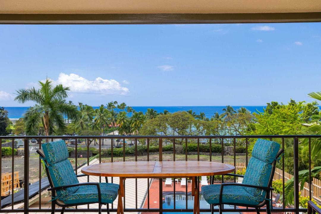 Photo of Patio Balcony in Kahaluu Bay