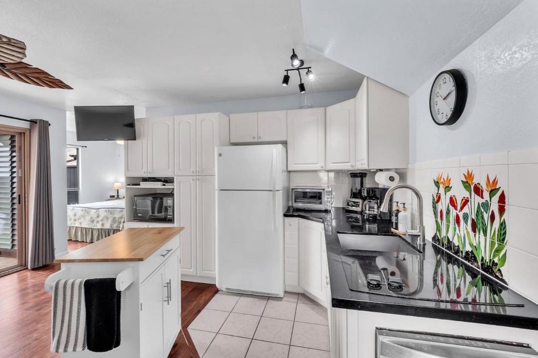 Photo of Kitchen in Punaluu