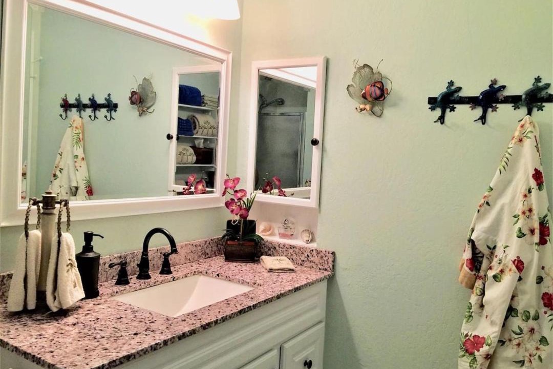 Photo of Bathroom in Punaluu