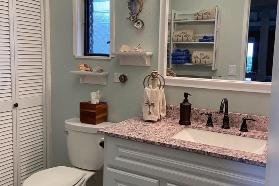 Photo of Bathroom in Punaluu