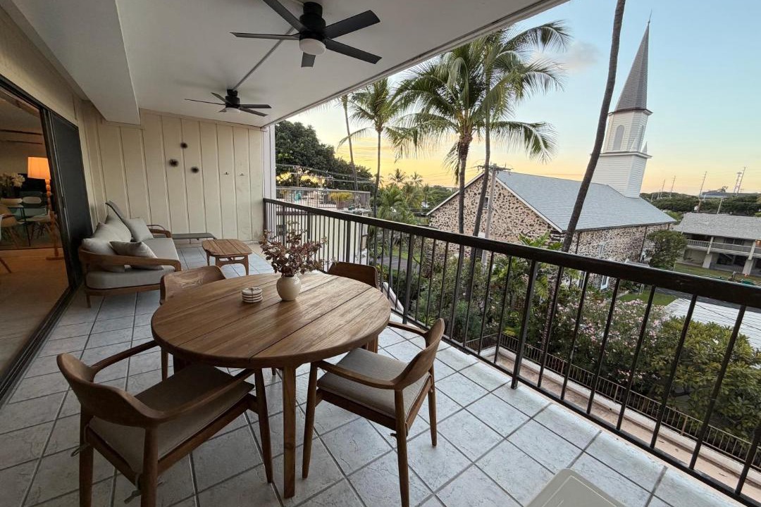 Photo of Others in Historic Kailua Village