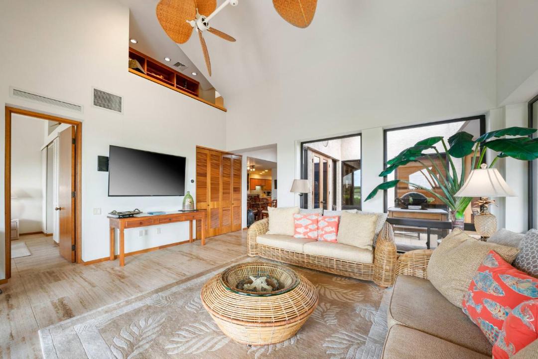 Photo of Livingroom in Waikoloa