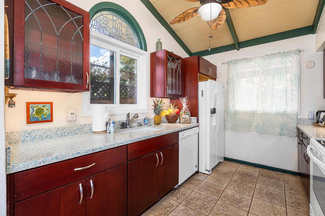 Photo of Kitchen in Kahaluu Bay