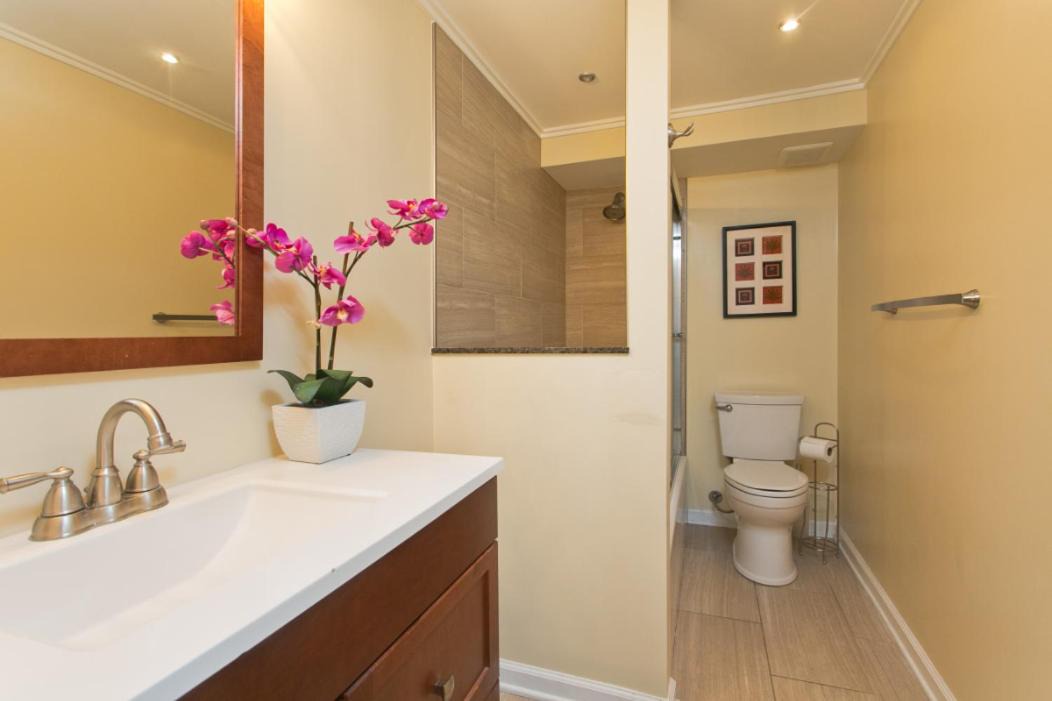 Photo of Bathroom in McCully - Moiliili