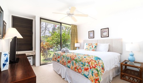 Villa, 3 Bedrooms (Oceanfront, Sleeps 10 (ML-1303))
