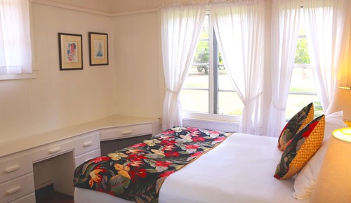 Coast Cottage, 3 Bedroom, Oceanfront (King + Queen or King + Single)