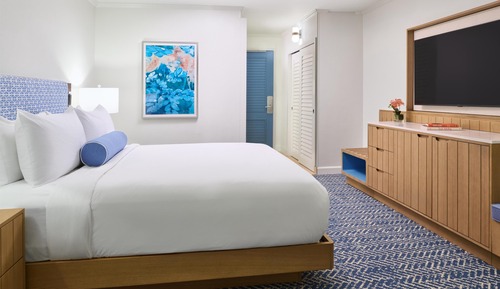 Signature Room, 1 King Bed, Garden View (Newly Renovated)