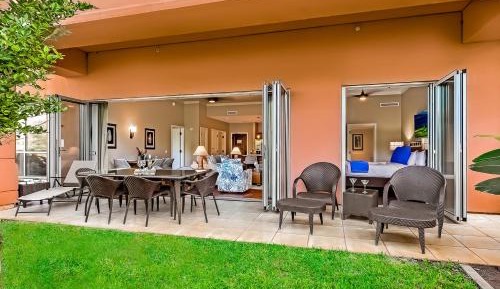 Two-Bedroom Deluxe Apartment with Garden View