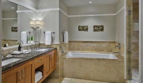 Three-Bedroom Club Premier Suite with Ocean View