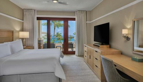 Three-Bedroom Club Suite with Ocean View