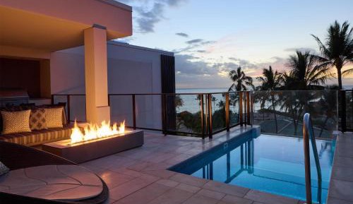 Three-Bedroom Ilikai Penthouse Villa with Ocean View, Two King and Two Queen Beds