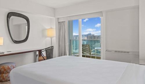 Waikiki Tower Room with City/Mountain View