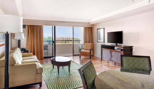 One-Bedroom King Standard Room - Ocean View