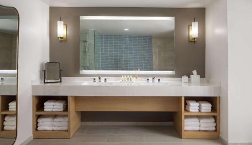 One Bedroom Suite King Oceanfront Vise Presidential