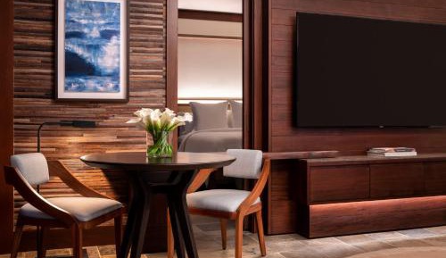 Superior Suite - Pool Side View