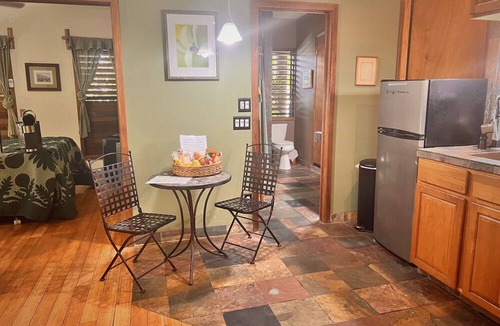 Kihei Bed & Breakfast | Papaya Suite