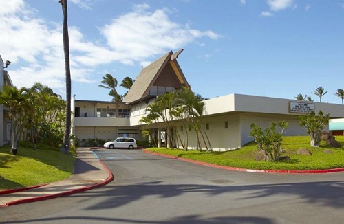 Kahului Apartment | Relax and Recharge! 2 Relaxing and Clean Garden View Units, Pool, Pet-Friendly