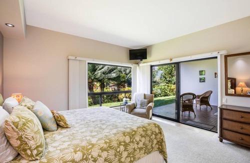 Kailua-Kona Villa | Big Island Royal Seacliff 325 by Coldwell Island Banker Vacations