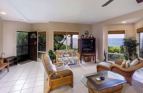 Keauhou Condo | Oceanfront at the Kanaloa w/A/c!