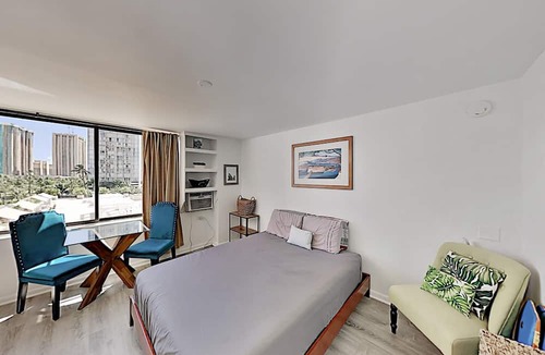 McCully - Moiliili Condo | Hawaiian Monarch 805 Condo by RedAwning