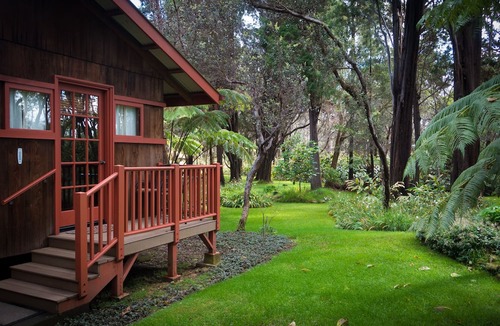 Volcano House | Crater Rim Cabin