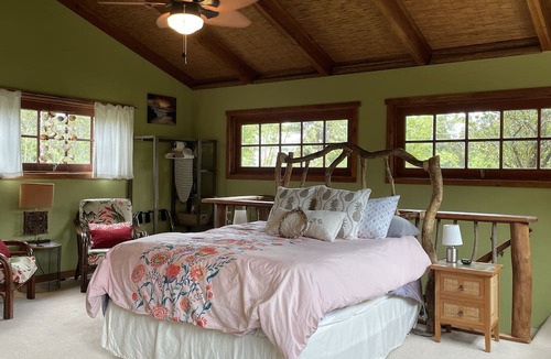 Volcano House | Lazy Lehua Cottage