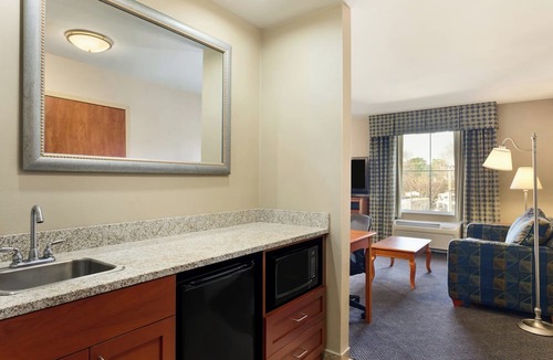 Mystic Hotel | Hampton Inn & Suites Mystic