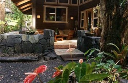 Volcano Bed & Breakfast | Volcano Mist Cottage