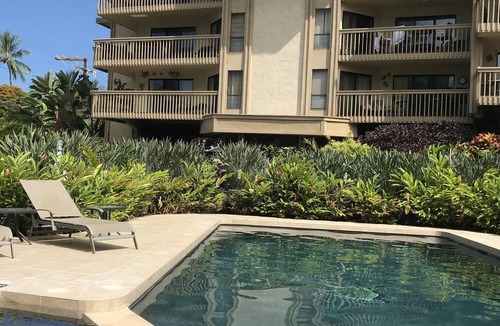 Kailua-Kona Condo | Hawaiian Family Hale at Gates Beach with a heated pool