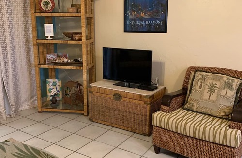 Kailua-Kona Condo | Hawaiian Family Hale at Gates Beach with a heated pool