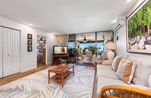 Historic Kailua Village Condo | Country Club Villas#115