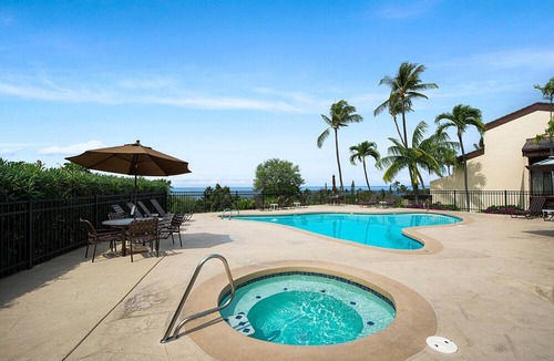 Historic Kailua Village Condo | Country Club Villas#115