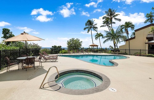 Historic Kailua Village Condo | Country Club Villas#115