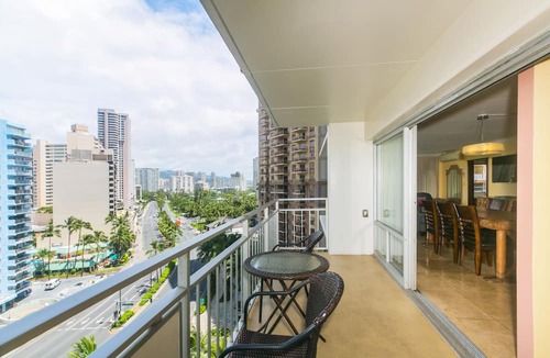 Waikiki Condo | Beautifully Remodeled 2 Bedroom Waikiki Condo - Sleeps 6!