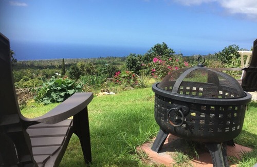Papa Apartment | Stunning 180 degree Ocean Views 1 br/1 bath Studio on a 100% South Kona Farm