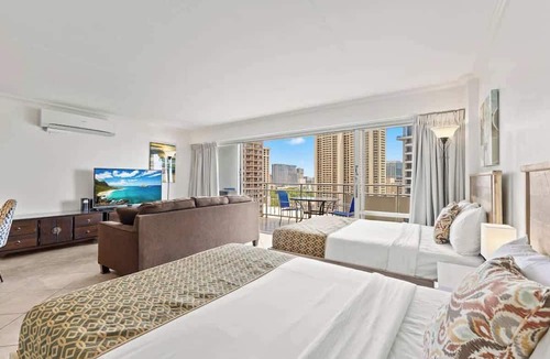 Waikiki Apartment | @ Marbella Lane Scenic Ocean & Lagoonview Studio