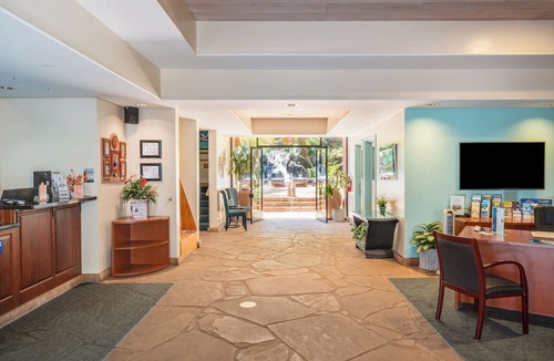 Kahana Hotel | Petite Retreat at Kahana Falls