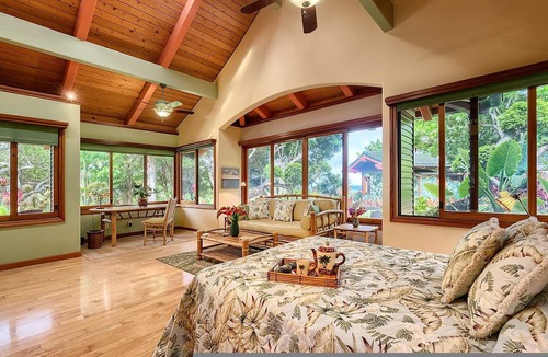 Kilauea House | Sea Song in Kilauea With 4 Bedrooms and 4 Bathrooms